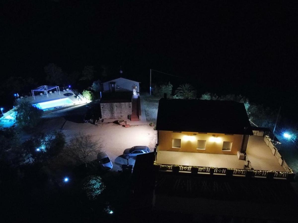 Agriturismo La Terrazza Valfabbrica Kültér fotó