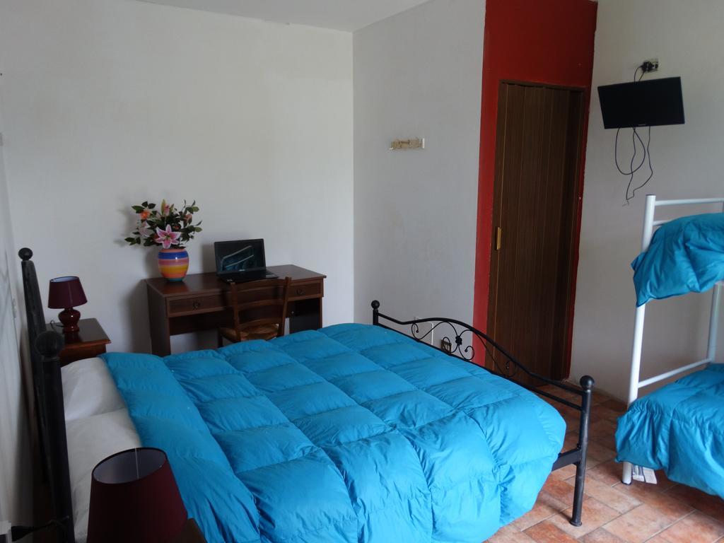 Agriturismo La Terrazza Valfabbrica Kültér fotó