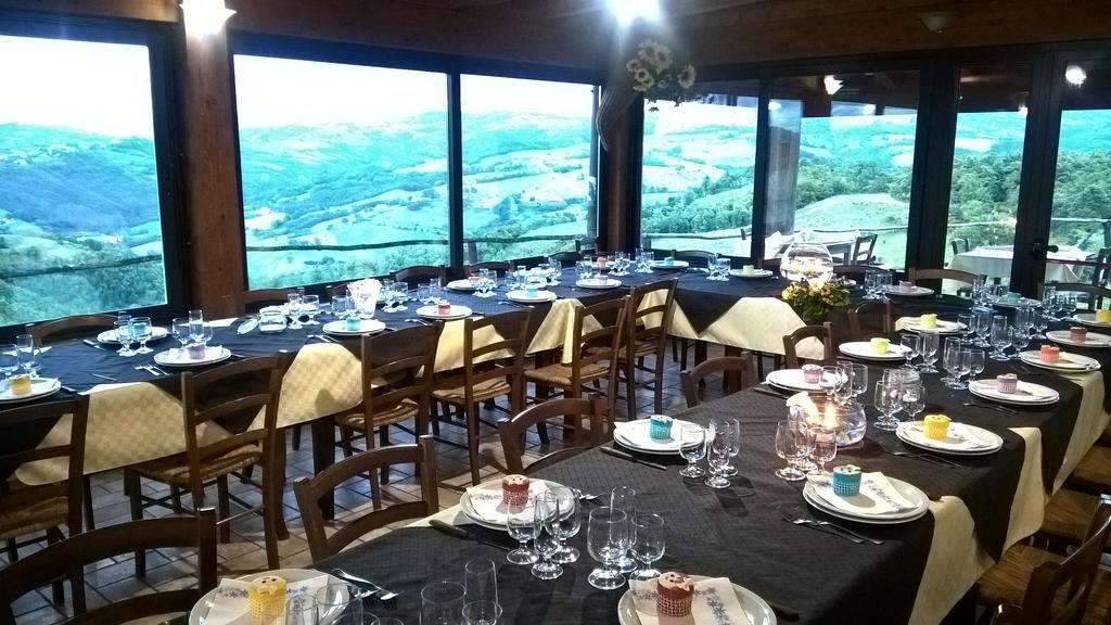 Agriturismo La Terrazza Valfabbrica Kültér fotó